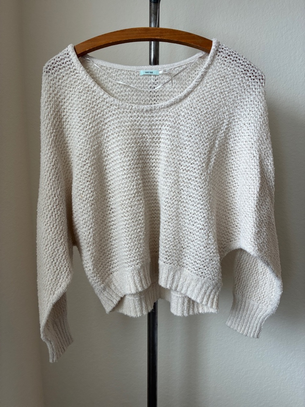 Kimchi Blue Cream Knit Cropped Sweater sz XS Open Knit Dolman Sleeve Free People